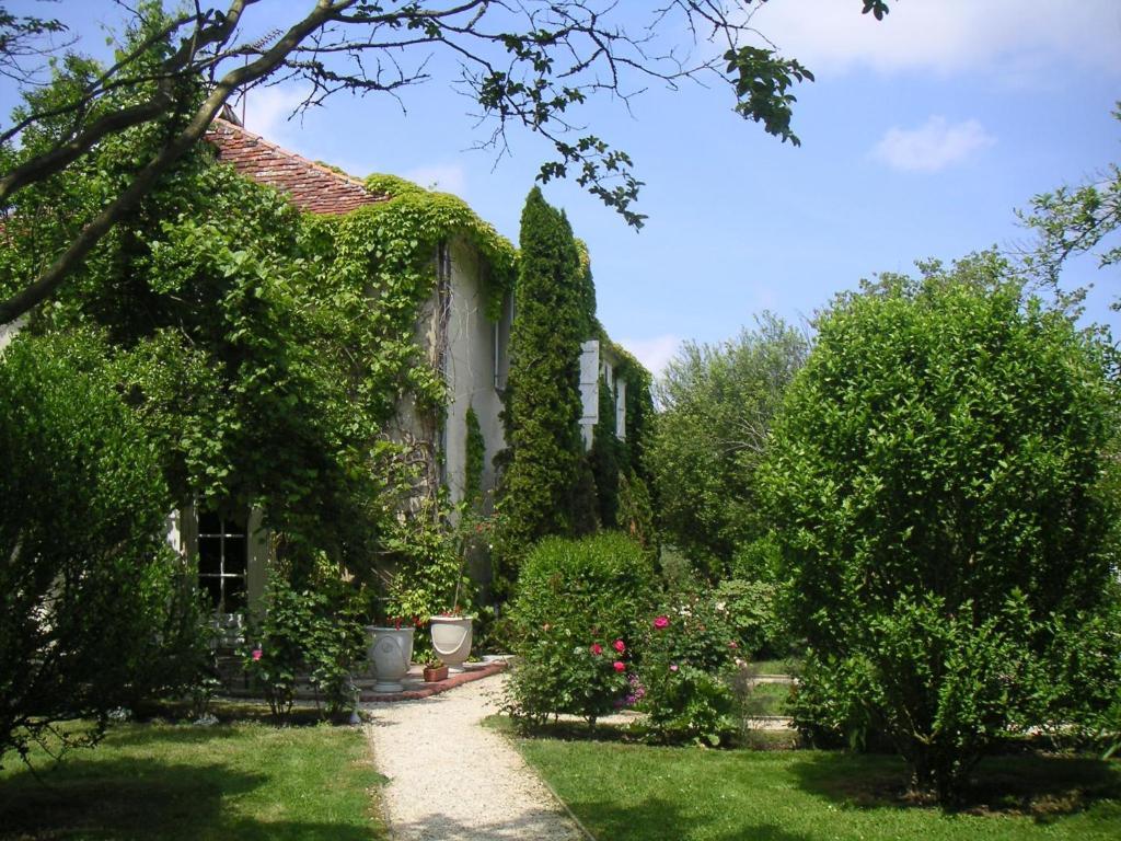 Domaine De Bassibe Bed & Breakfast Segos Bagian luar foto