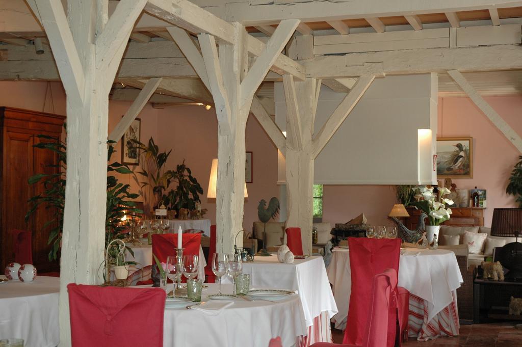 Domaine De Bassibe Bed & Breakfast Segos Bagian luar foto